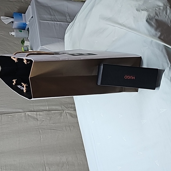 High Boss Paper Bag with glasses case - Picture 8 of 8